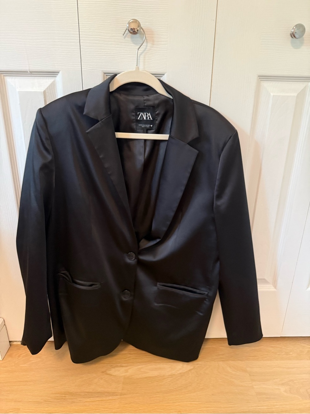 Zara Women’s Oversized Black Satin Blazer